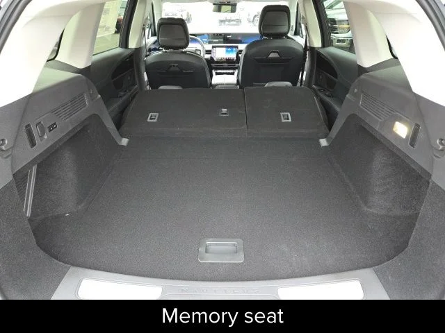 New 2026 Infinite Black Metallic Clearcoat Lincoln Premiere image 13