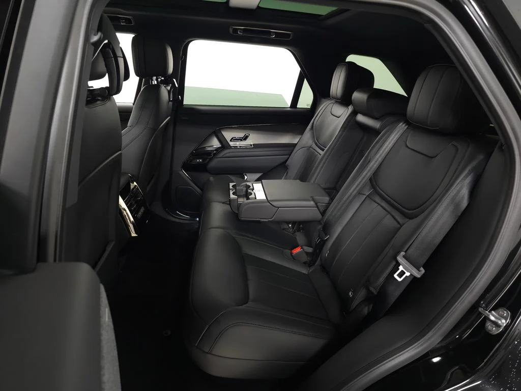 New 2026 Santorini Black Land Rover SE image 31
