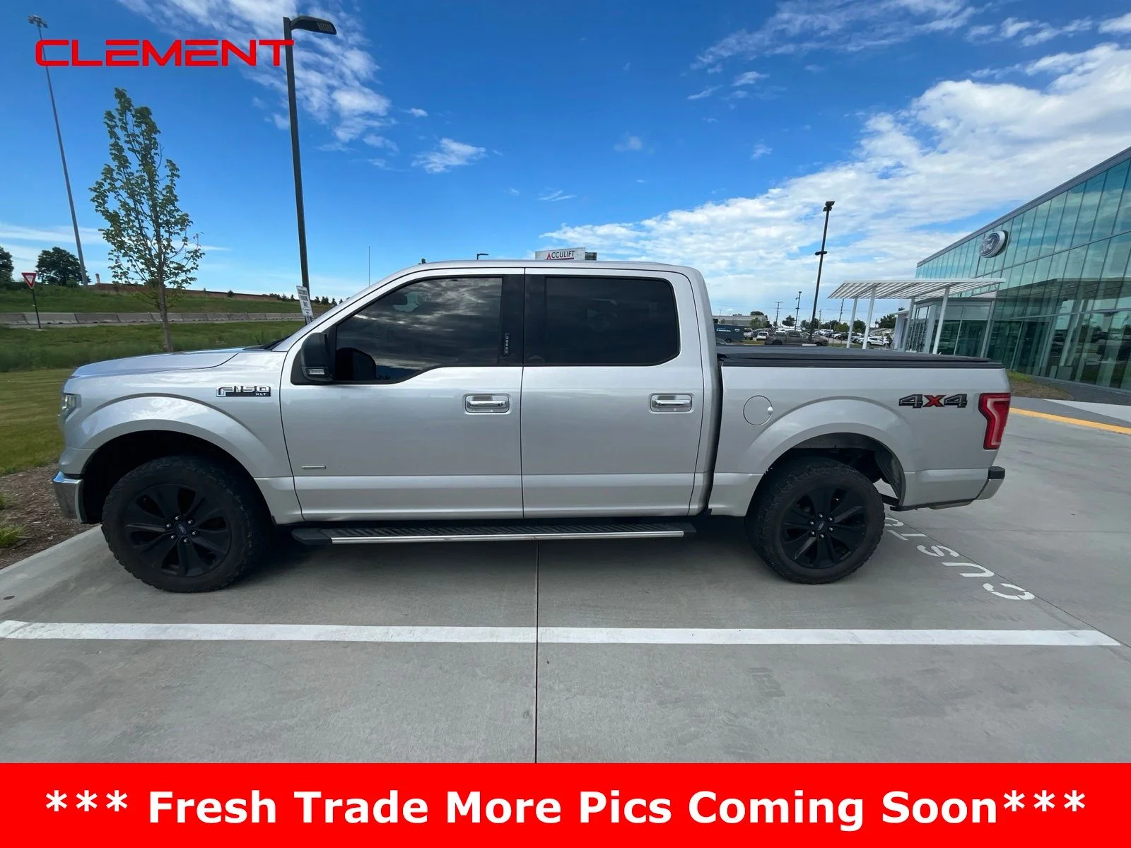 Used 2016 Ingot Silver Ford XLT image 4
