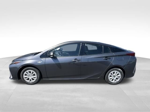 Used 2020 Gray Toyota LE image 3