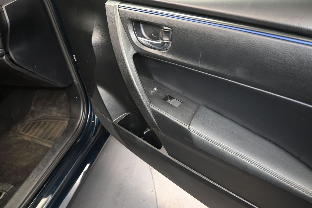 Used 2018 Blue Toyota SE image 23