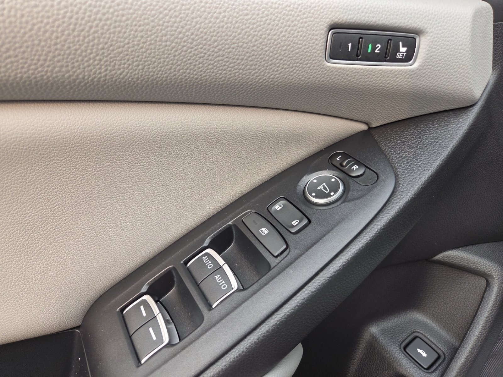 2019 Honda Accord EX-L - Photo 30