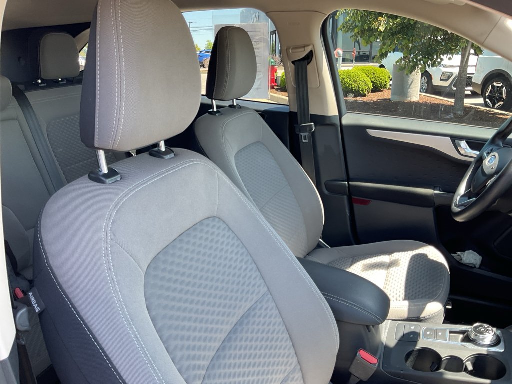 Used 2020 Magnetic Metallic Ford SE image 12