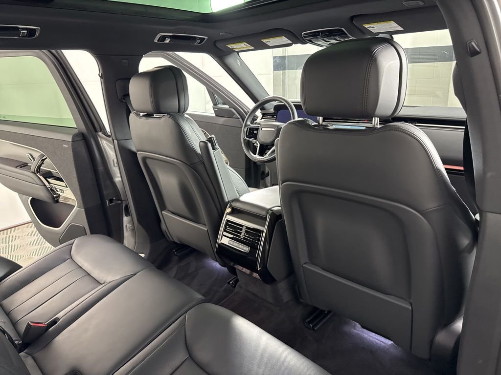 Used 2025 Borasco Grey Metallic Land Rover SE image 22