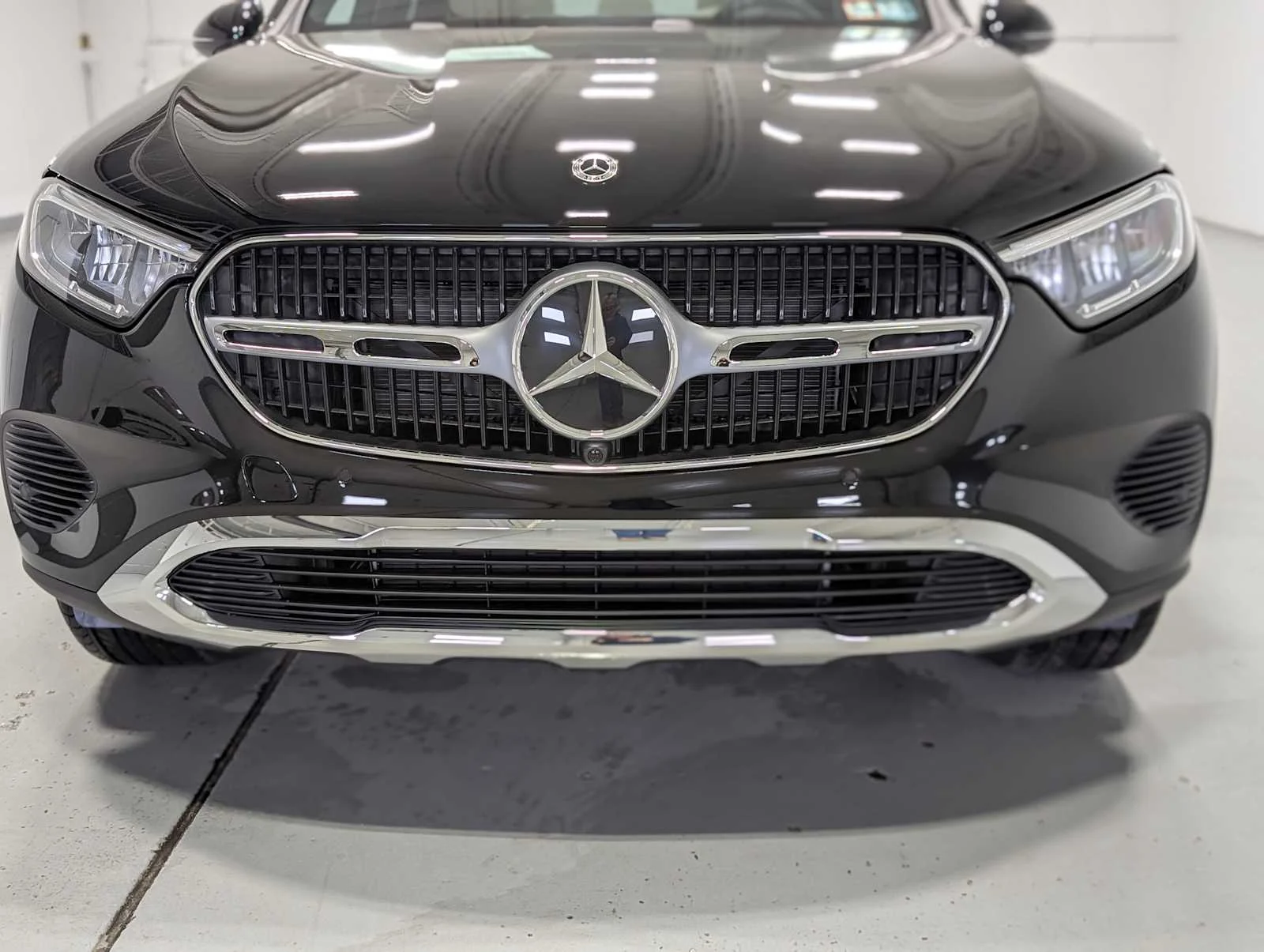 Certified Used 2026 Obsidian Black Metallic Mercedes-Benz GLC 300 image 2
