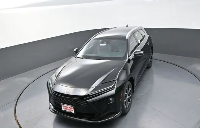 Used 2025 Black Toyota XLE image 24