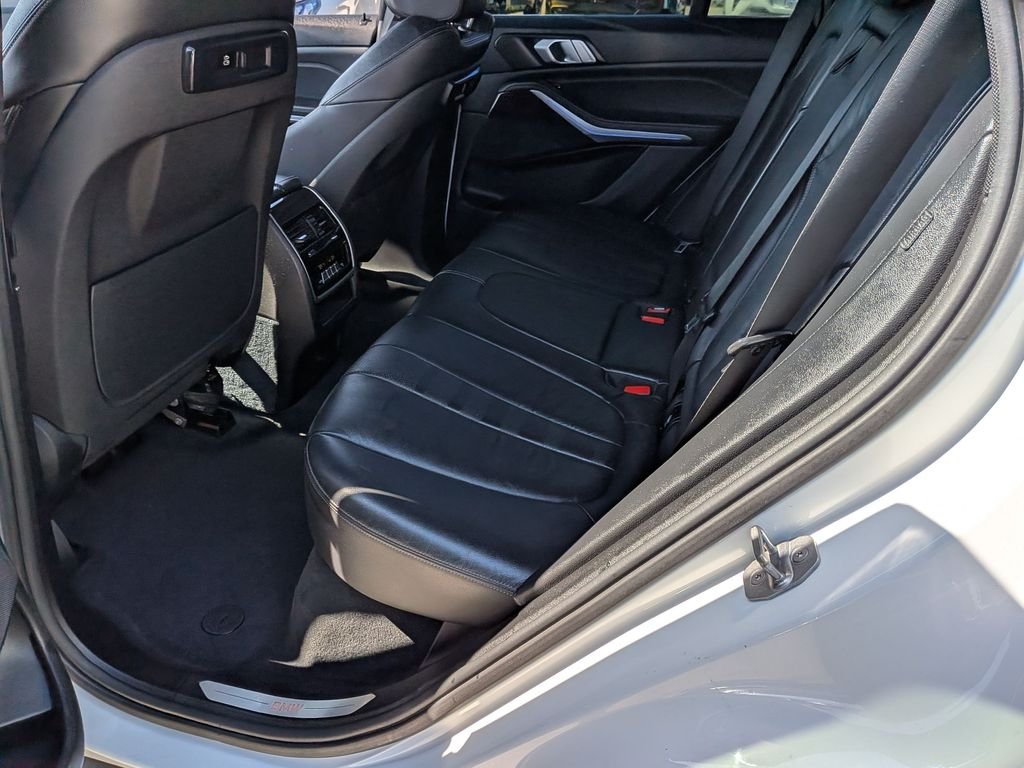 Used 2019 White BMW xDrive40i image 36