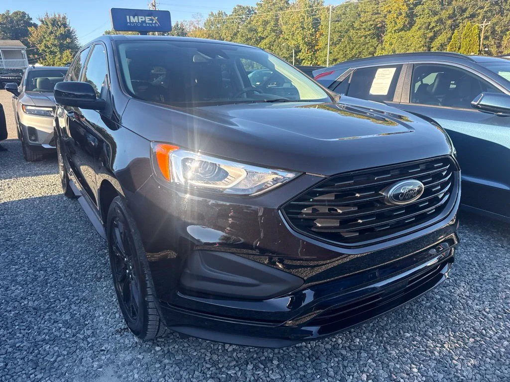 Used 2024 Black Ford SE image 2