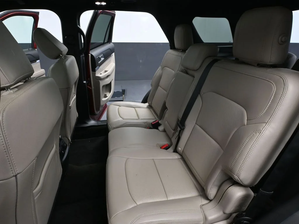 Used 2018 Red Ford Limited image 39