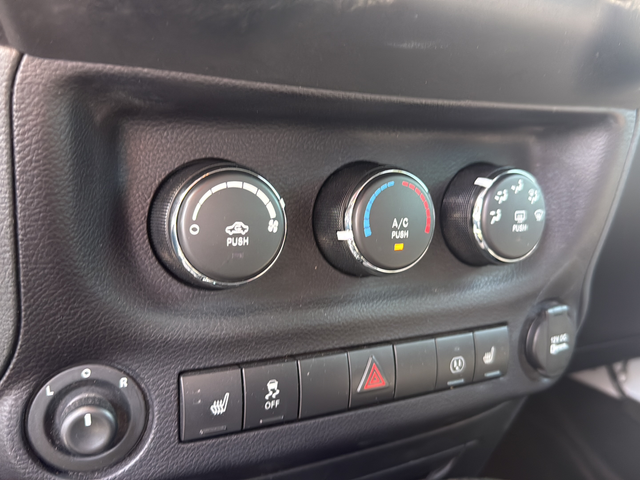 Used 2017 White Jeep Unlimited Sahara image 21