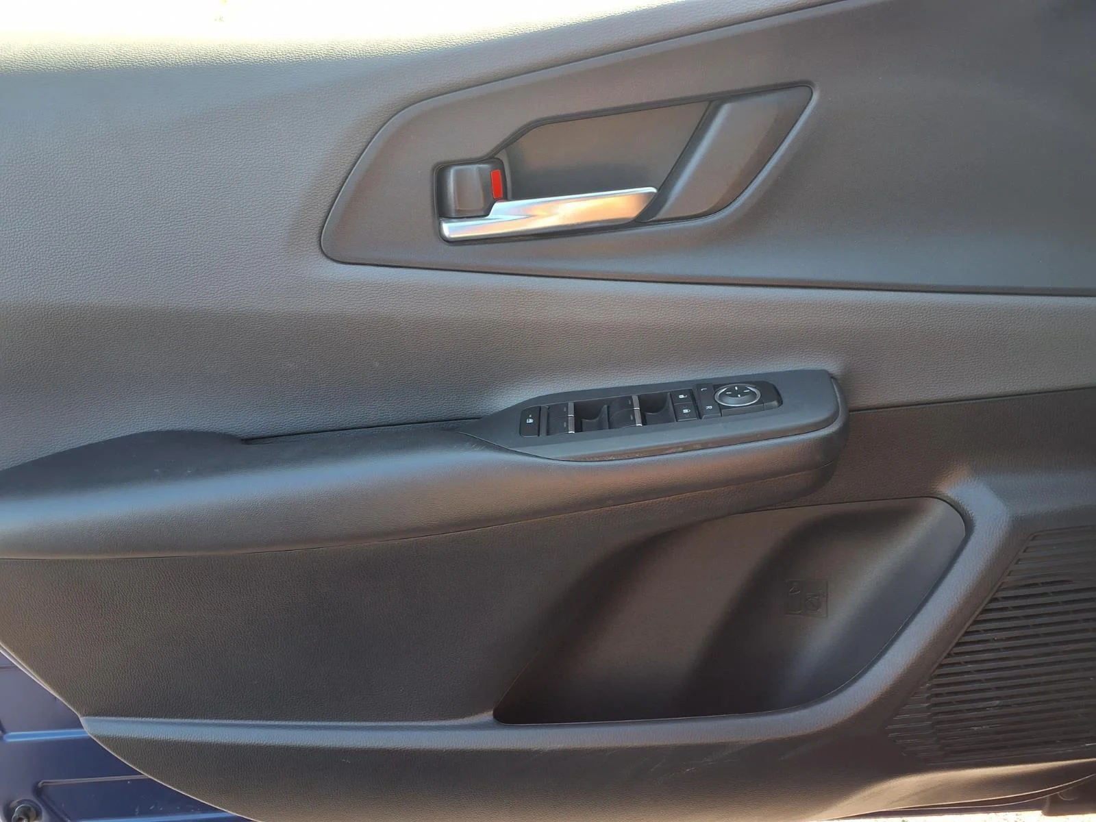 Used 2024 Reservoir Blue Toyota XLE image 22