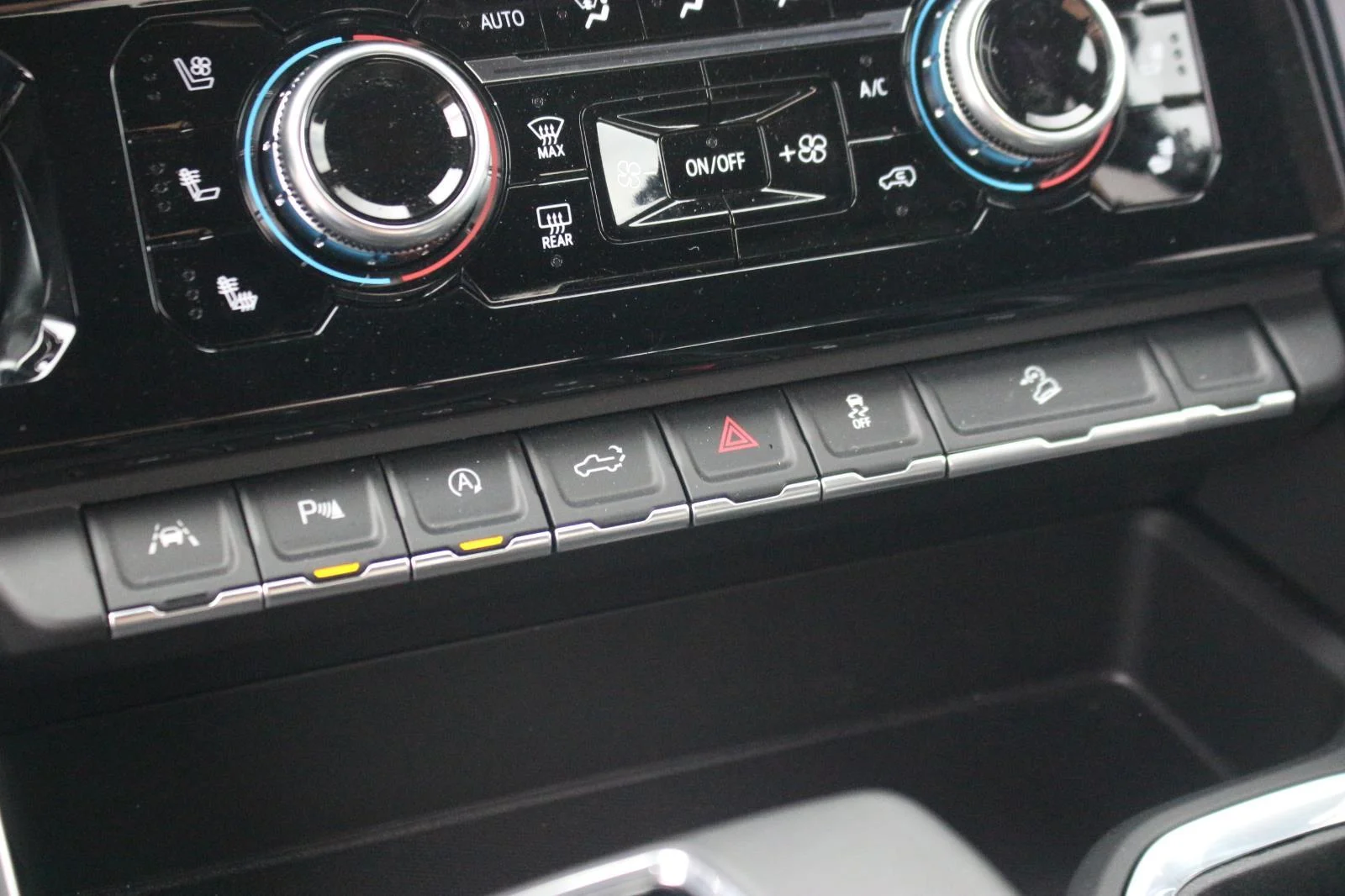 Used 2025 Downpour Metallic GMC Denali image 32