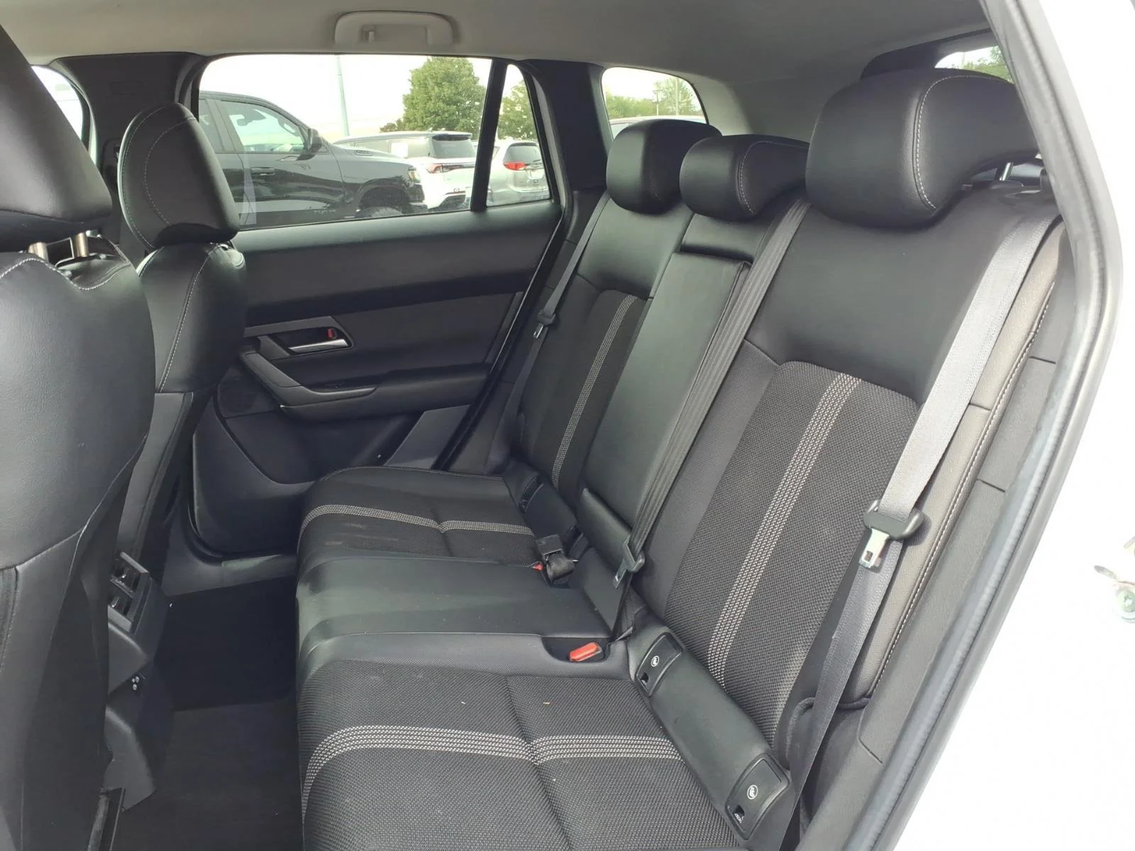 Used 2025 Wind Chill Pearl Mazda 2.5 S Preferred Package image 19
