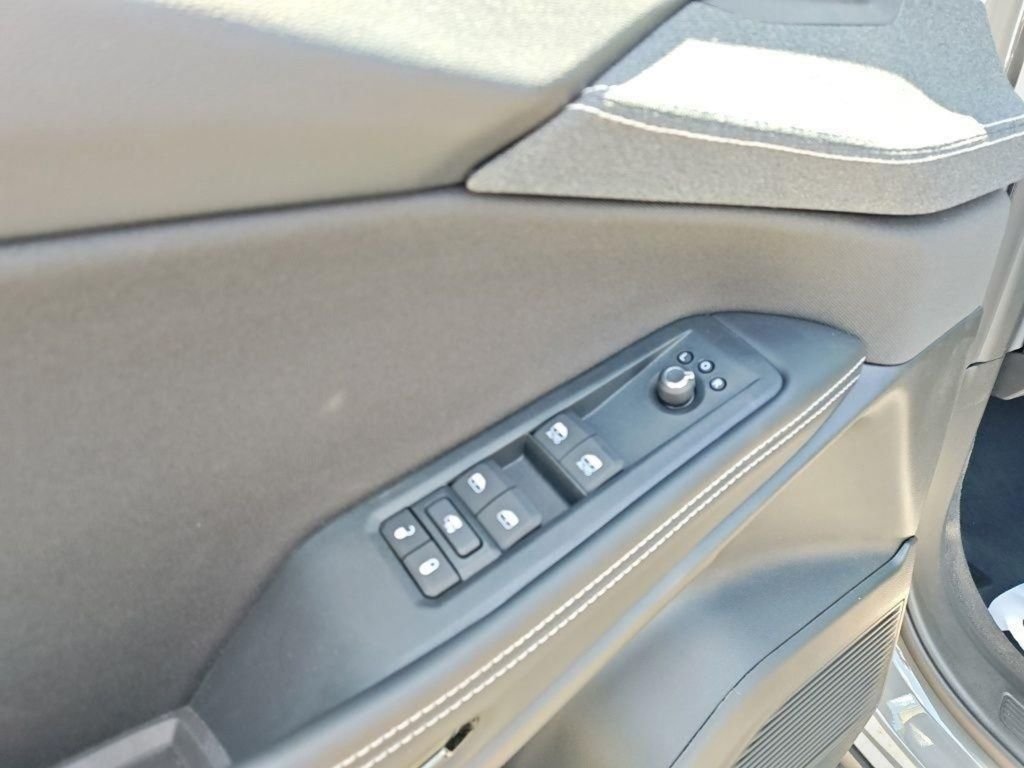New 2026 Sting-Gray Clearcoat Jeep Laredo image 16