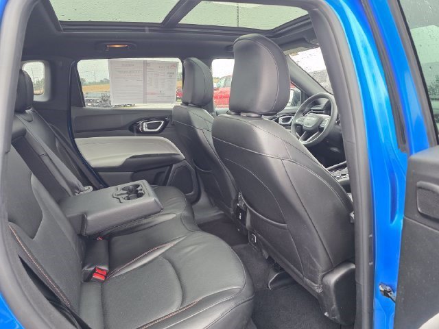 Certified Used 2023 Laser Blue Pearlcoat Jeep Limited image 12