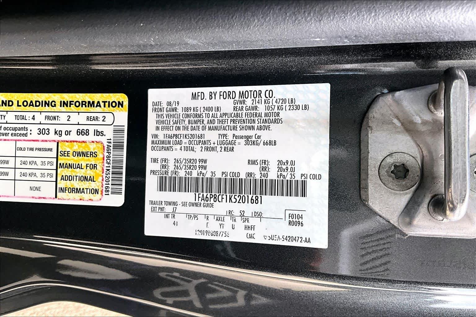 Used 2019 Magnetic Metallic Ford GT Premium image 29
