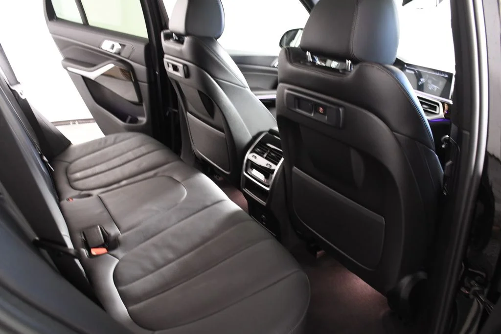 Used 2021 Jet Black BMW xDrive40i image 22