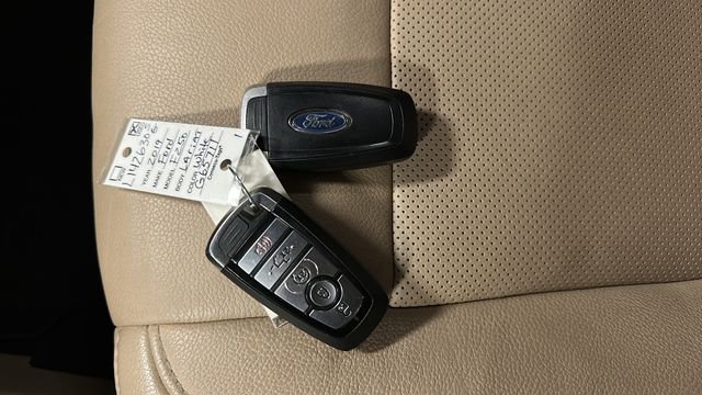 Used 2019 White Platinum Clearcoat Metallic Ford Lariat image 43