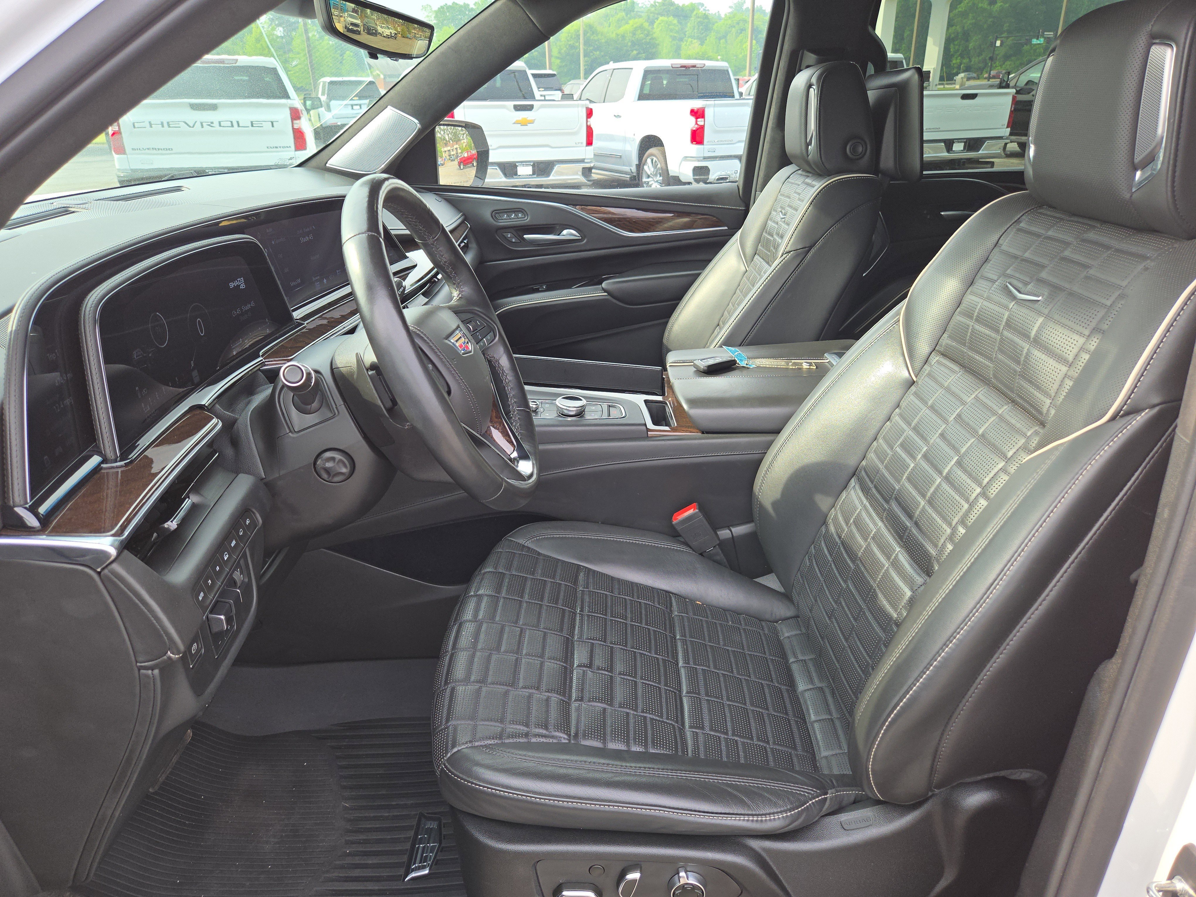 Used 2022 Crystal White Tricoat Cadillac Sport Platinum image 19