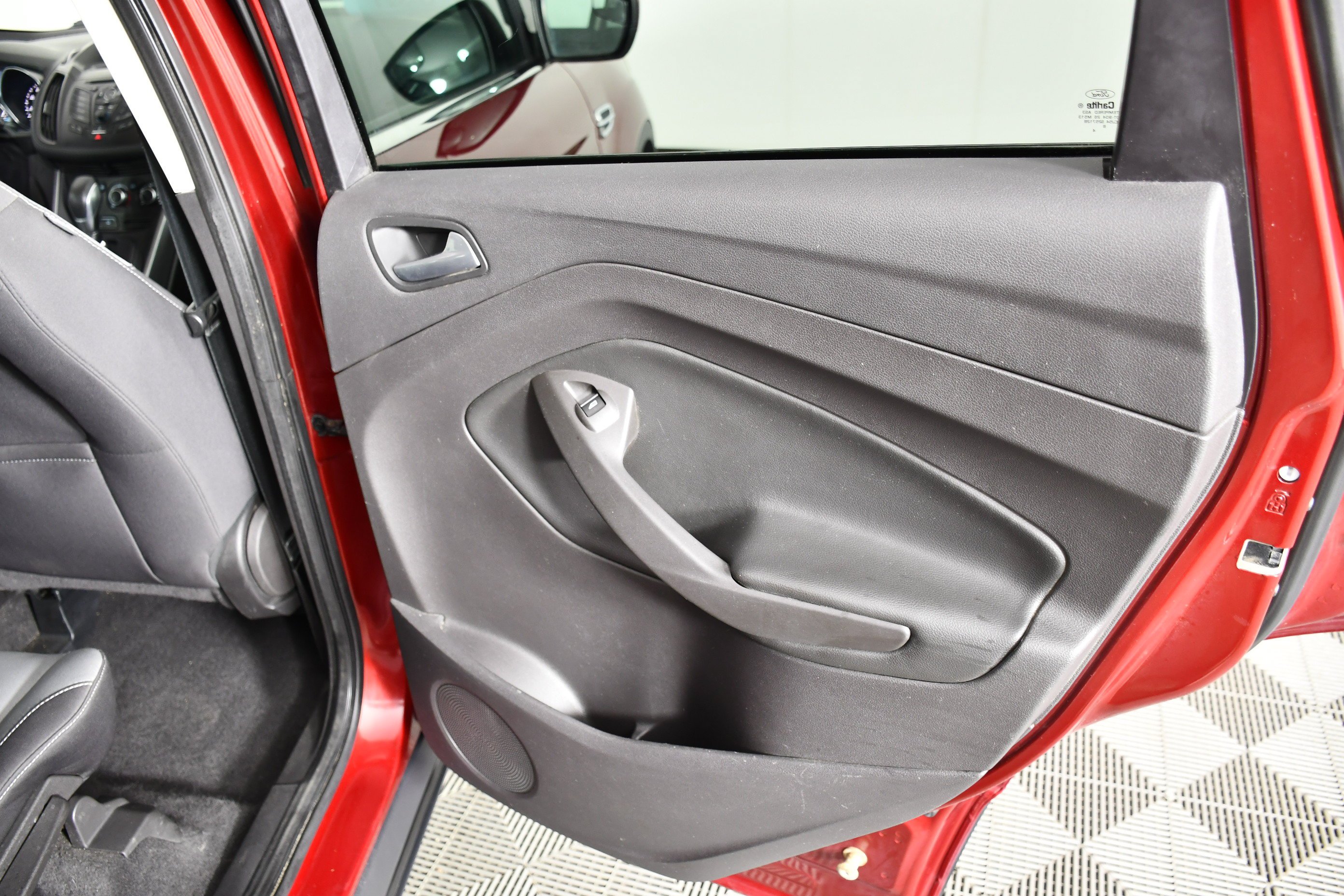 Used 2015 Ruby Red Metallic Ford SE image 42