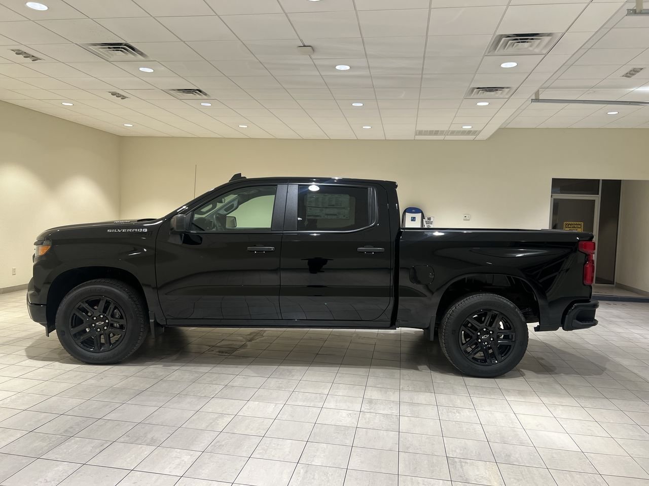 2025 Chevrolet Silverado 1500 Custom - Photo 39
