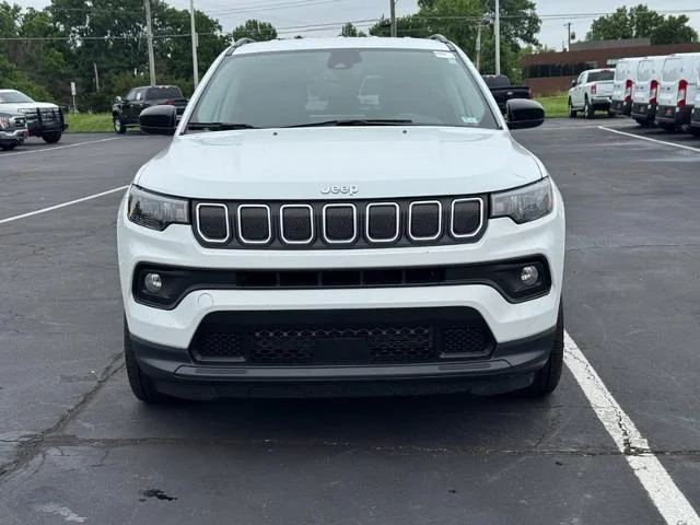 Used 2022 Bright White Clearcoat Jeep  image 10