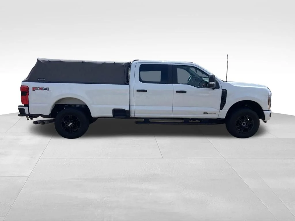 Used 2025 White Ford XL image 14