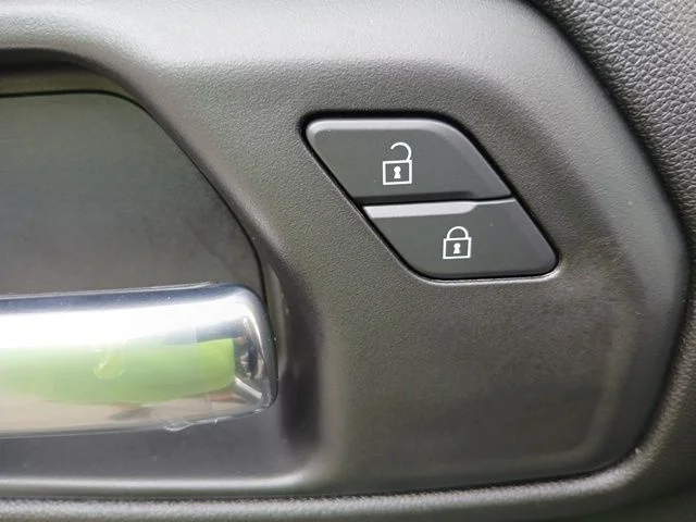 Used 2025 White Chevrolet Custom image 49