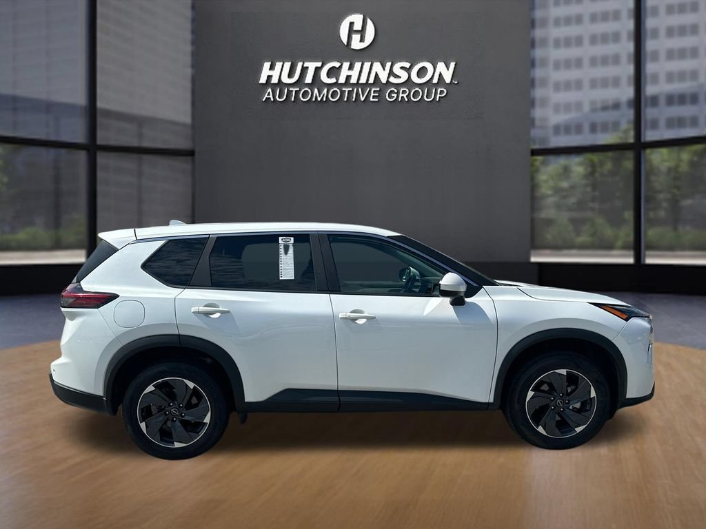 Used 2025 White Nissan SV image 8