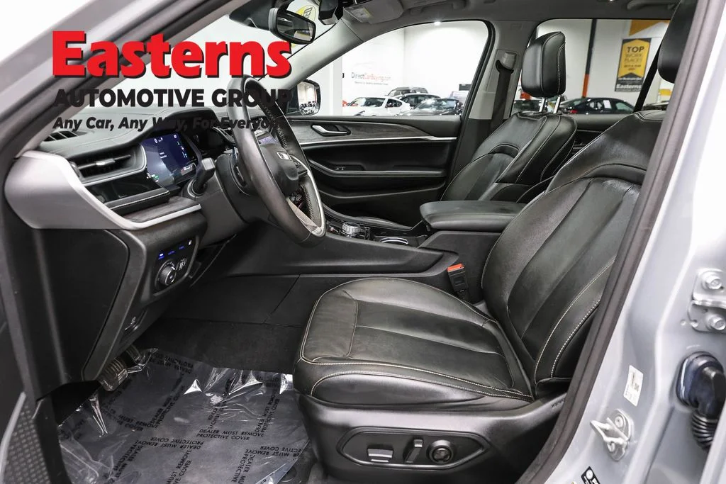 Used 2022 Silver Jeep 4xe image 14