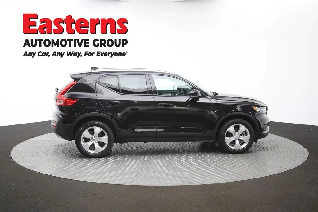 Used 2022 Black Volvo Momentum image 44