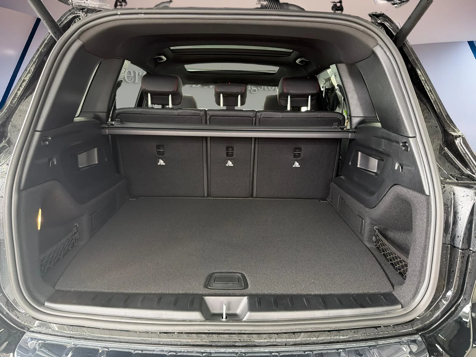 Used 2026 Black Mercedes-Benz GLB 250 4MATIC SUV image 7