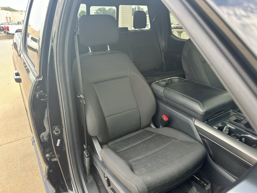 Used 2024 Agate Black Metallic Ford XLT image 33