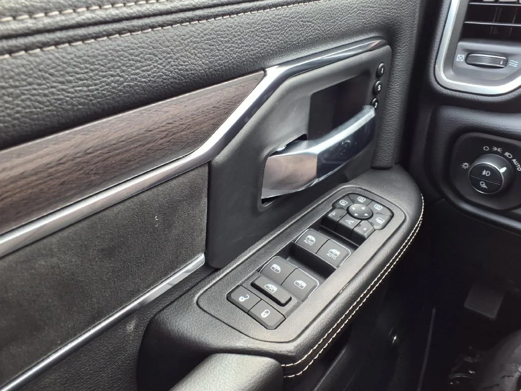 New 2027 Ceramic Gray Clear-Coat Exterior Paint RAM Laramie image 17
