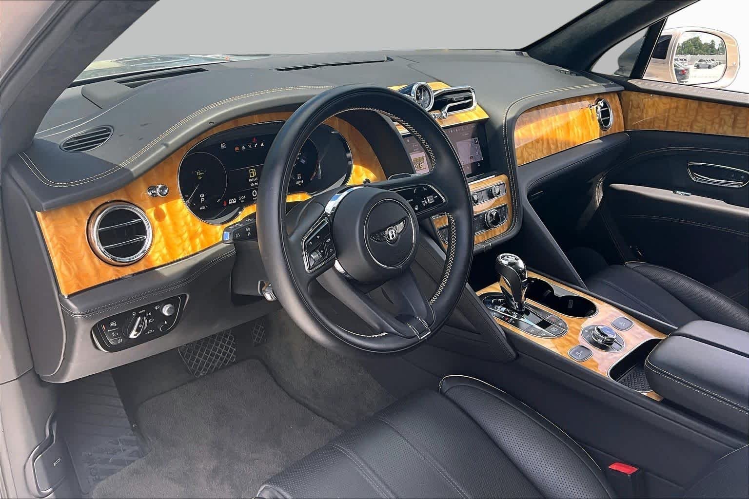Used 2022 Breeze by Mulliner Bentley V8 image 17
