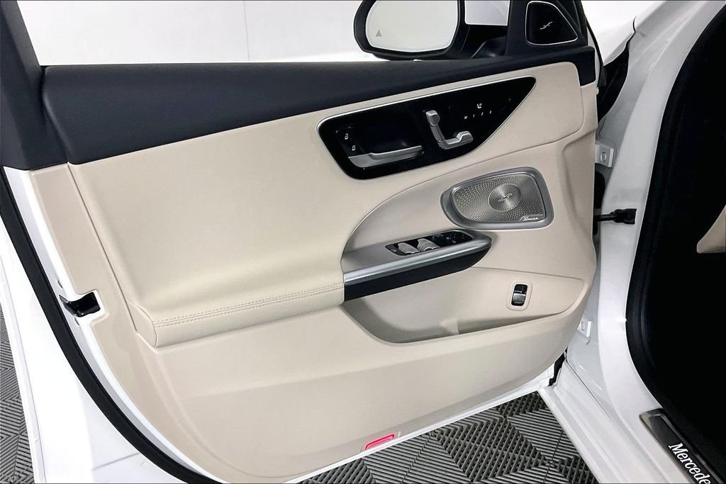 2026 Mercedes-Benz C-Class Sedan C 300 - Photo 15
