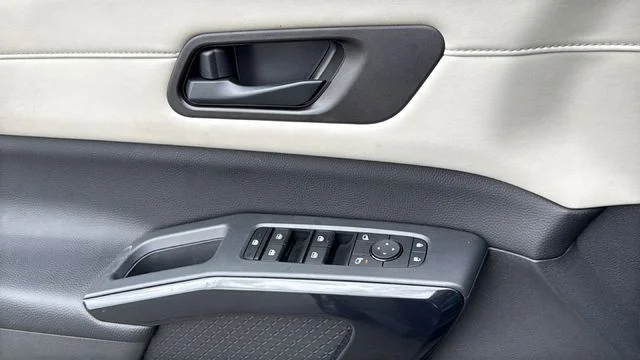 2024 Nissan Pathfinder SV - Photo 22