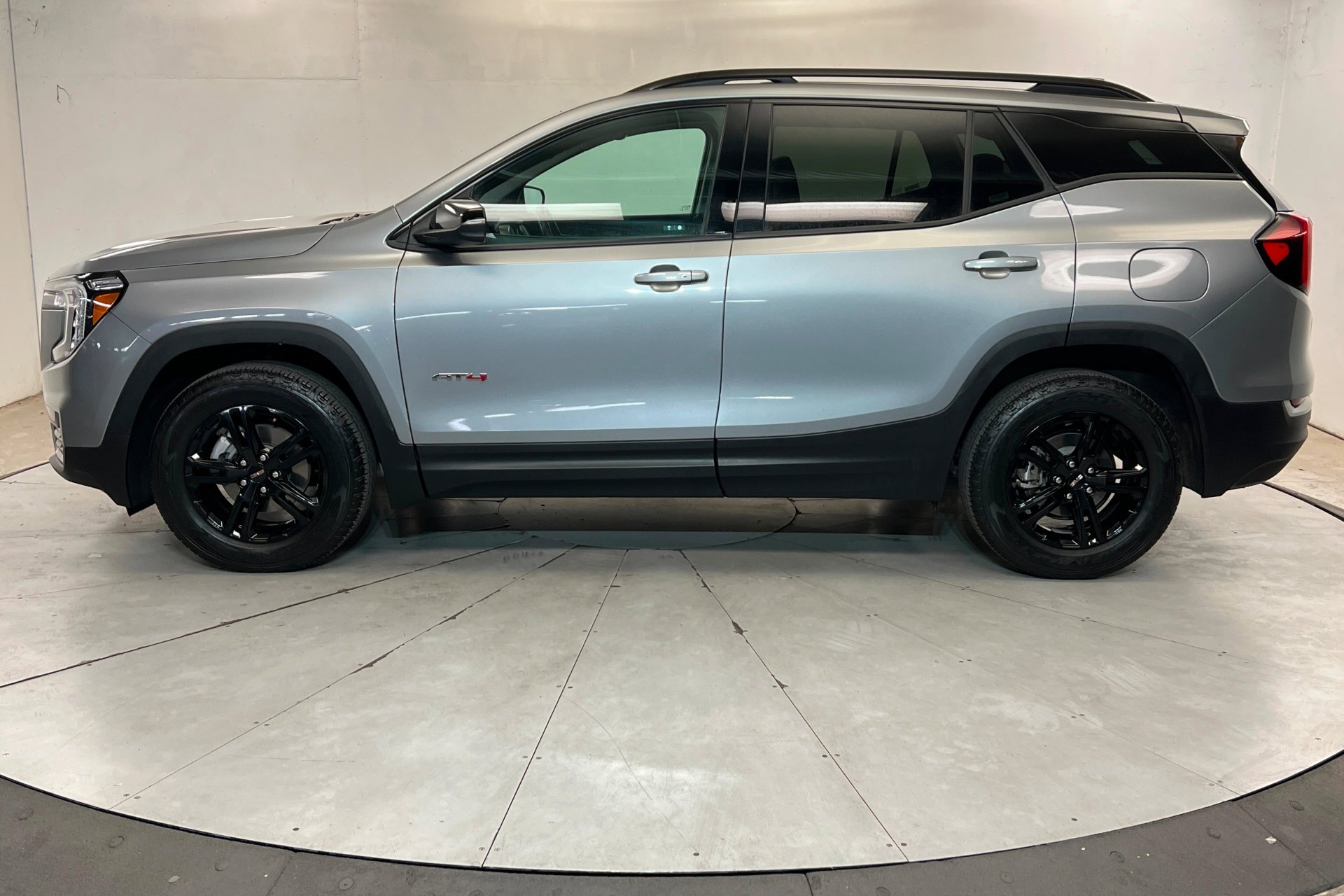 Used 2023 Sterling Metallic GMC AT4 image 2