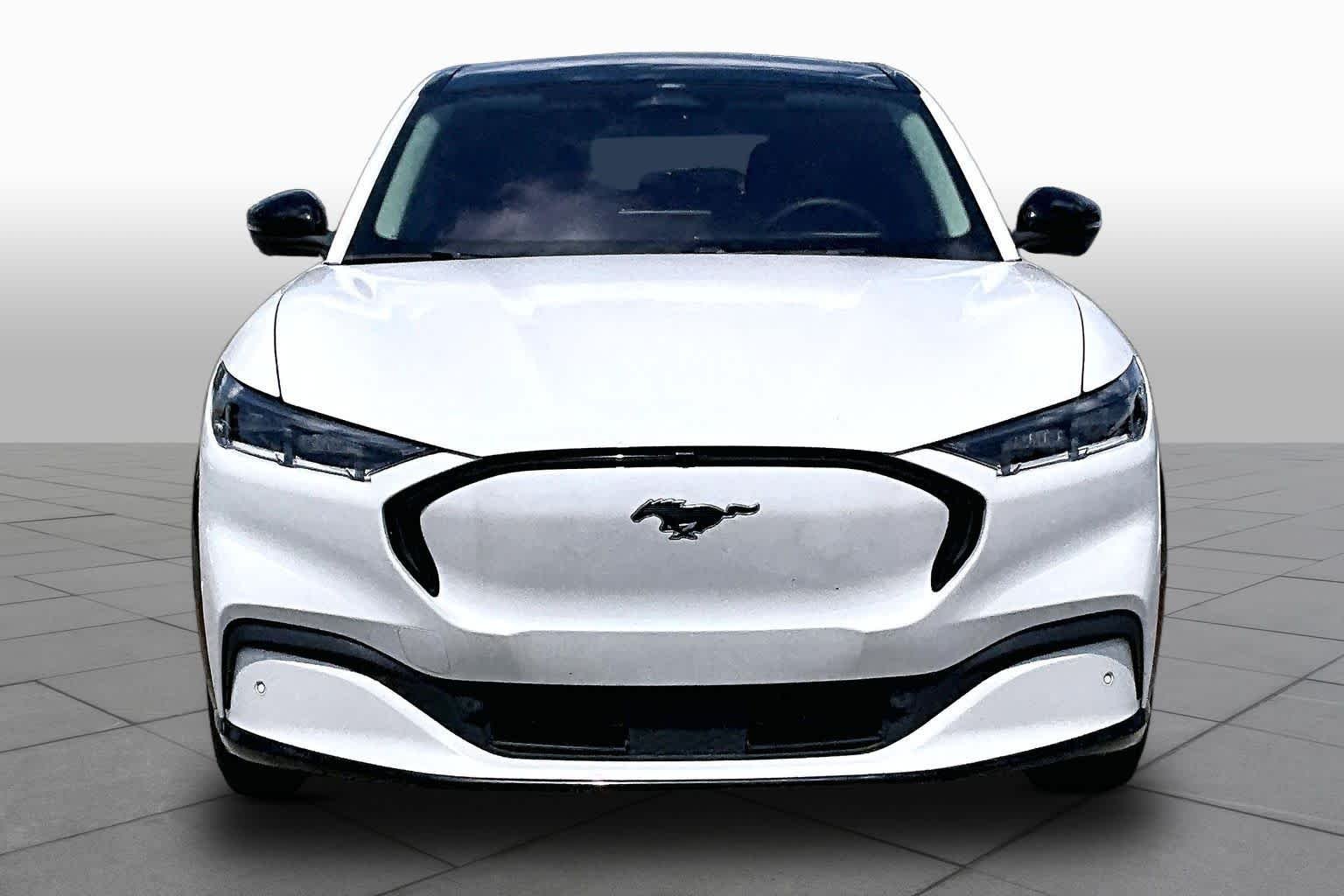 Used 2022 Star White Metallic Tri-Coat Ford Premium image 3