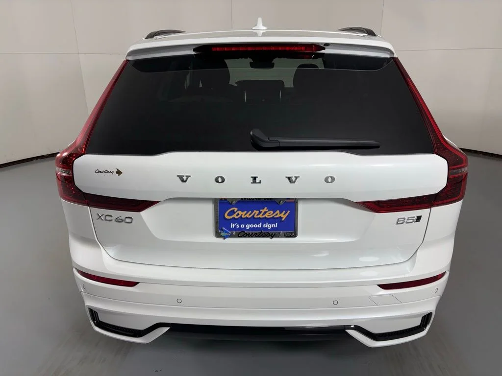 2026 Volvo XC60 Plus - Photo 7