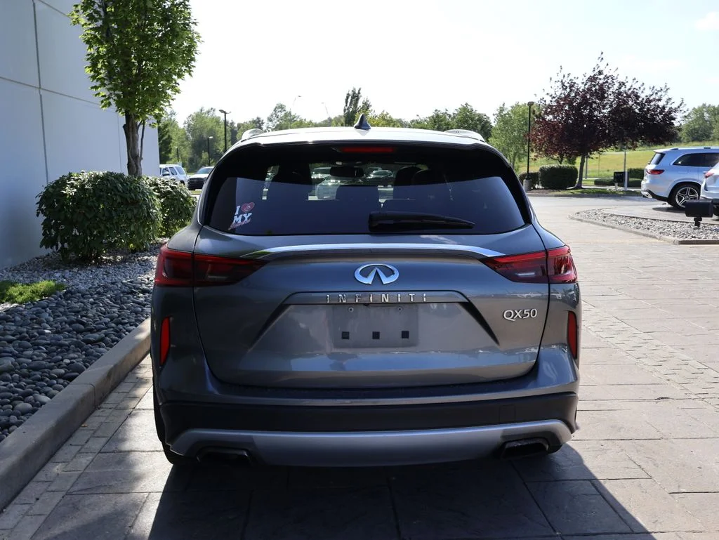 Used 2019 Gray INFINITI ESSENTIAL image 7