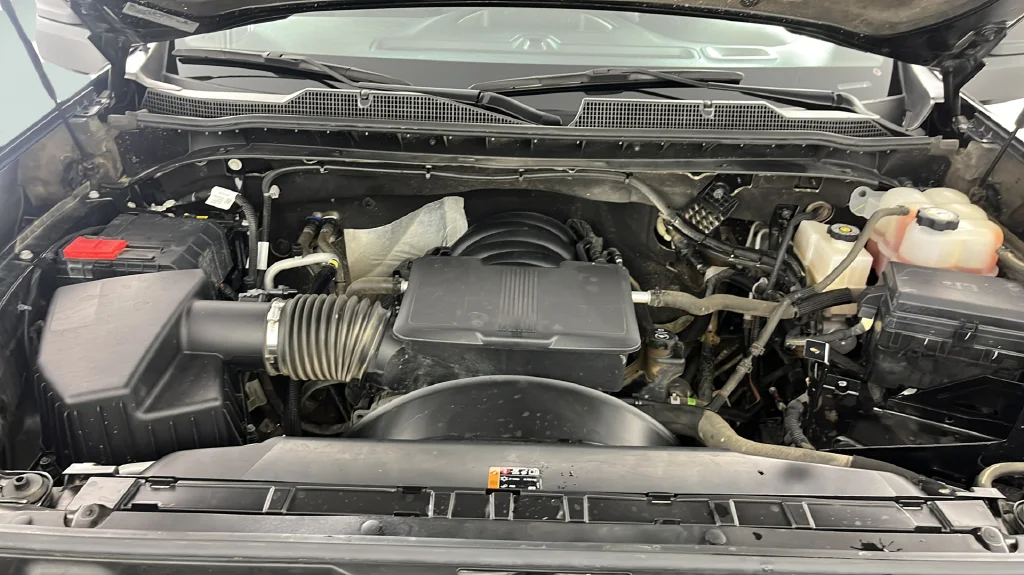 Used 2025 Black Chevrolet Custom image 35
