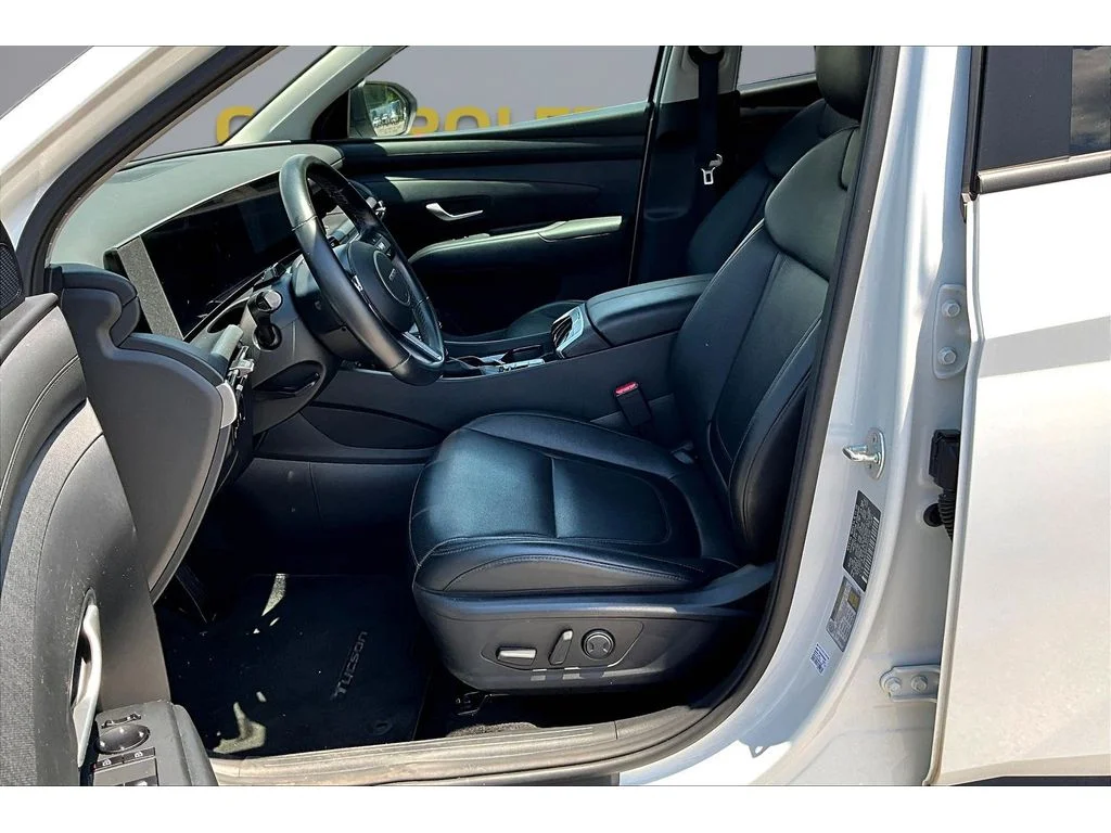 Used 2025  Hyundai SEL Convenience image 18