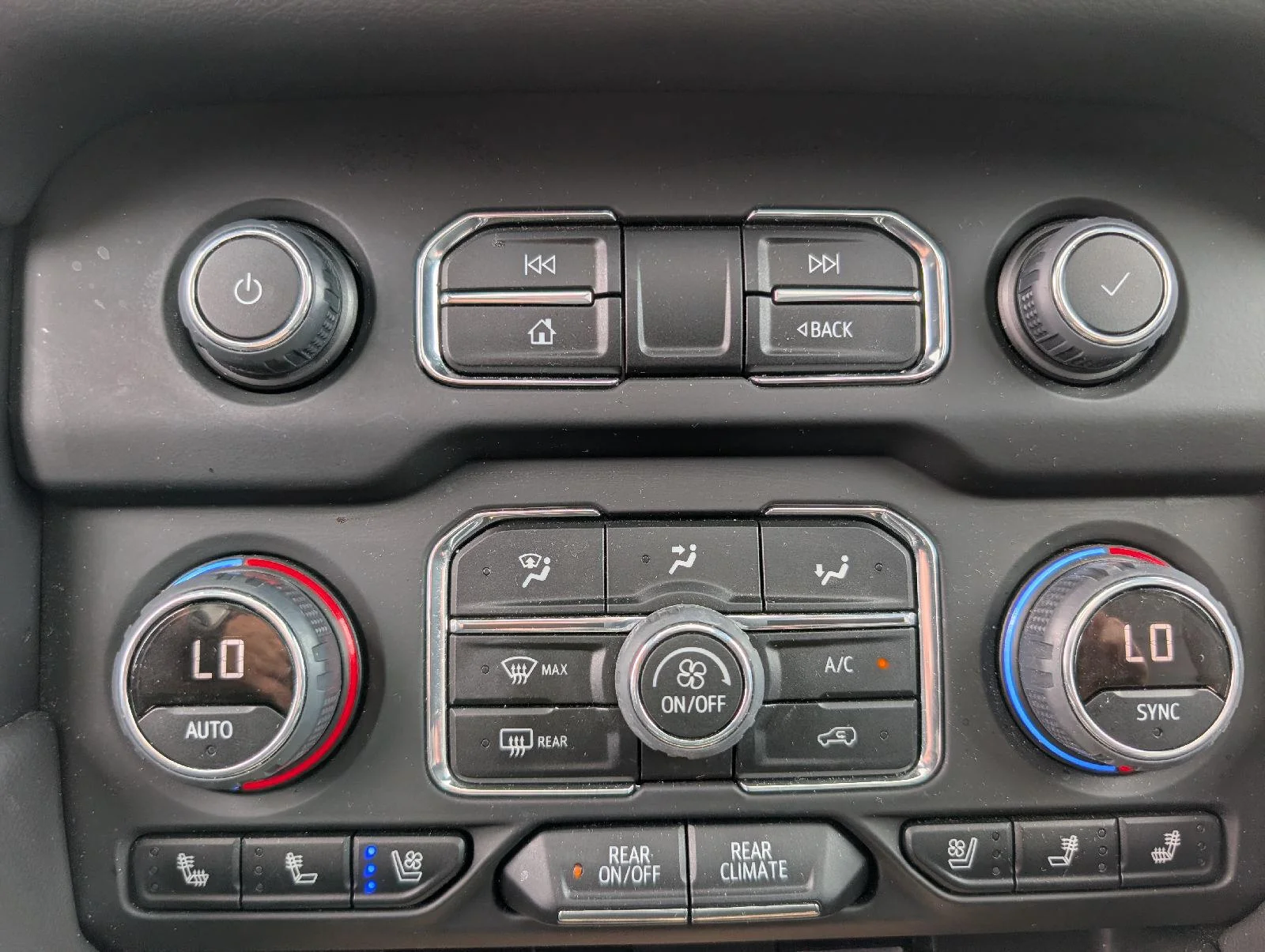 Used 2023 BLACK Chevrolet High Country image 18