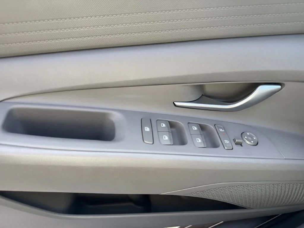 Used 2024 Silver Hyundai Blue image 14