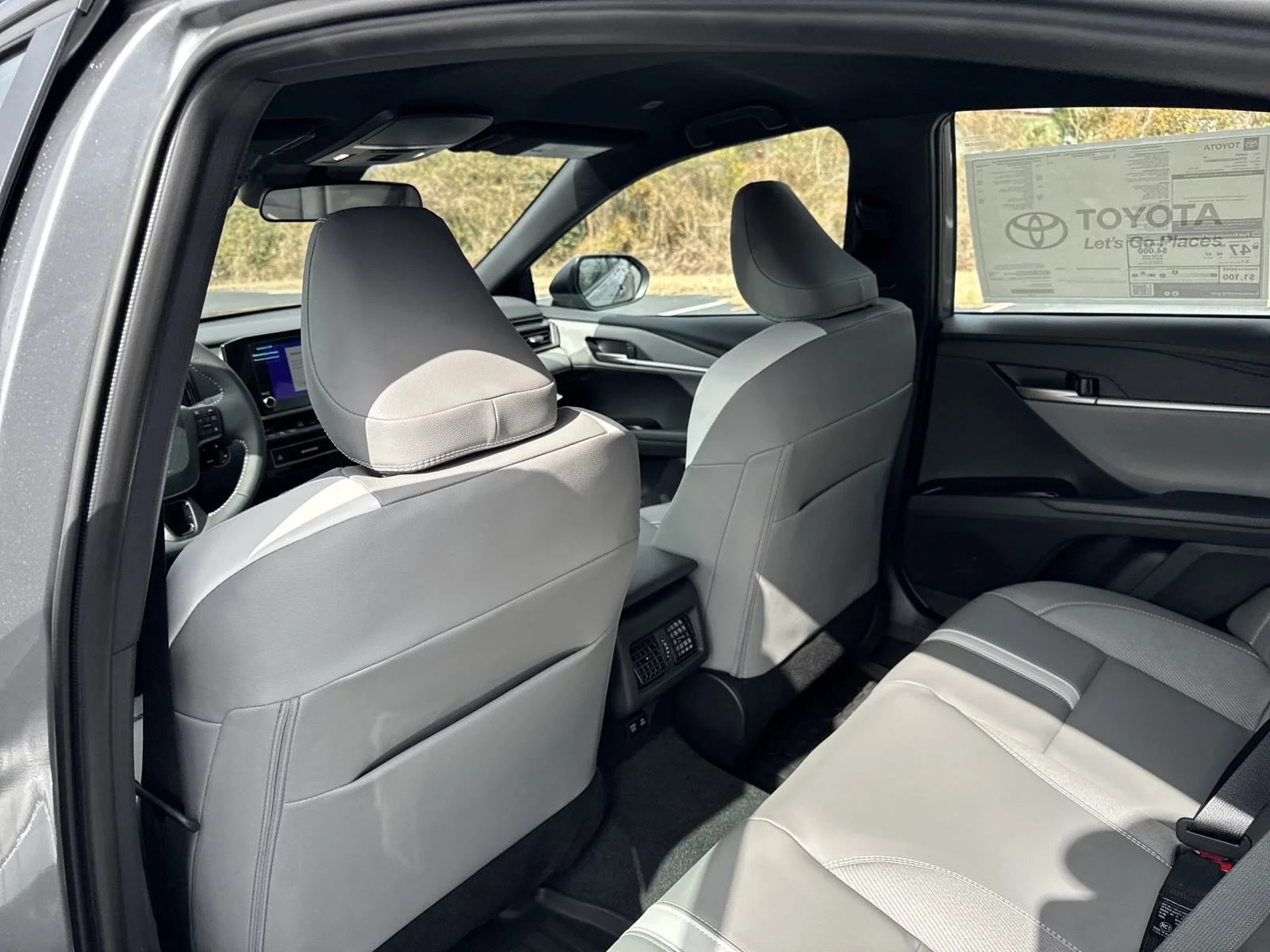 Used 2025  Toyota  image 25