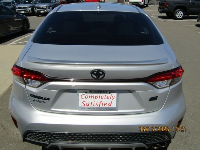 Certified Used 2022 Classic Silver Metallic Toyota SE image 5