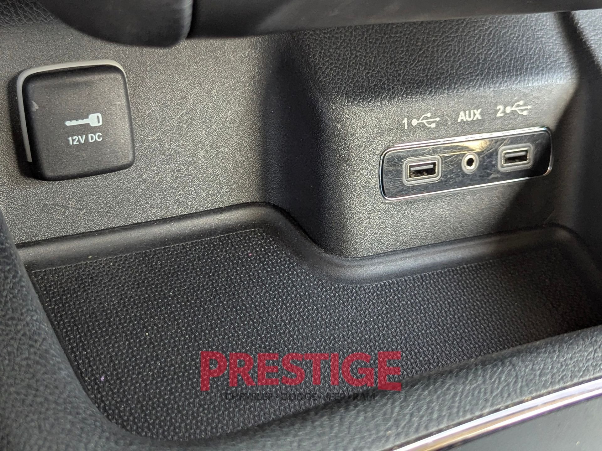 Used 2018 Gray Dodge SXT image 22
