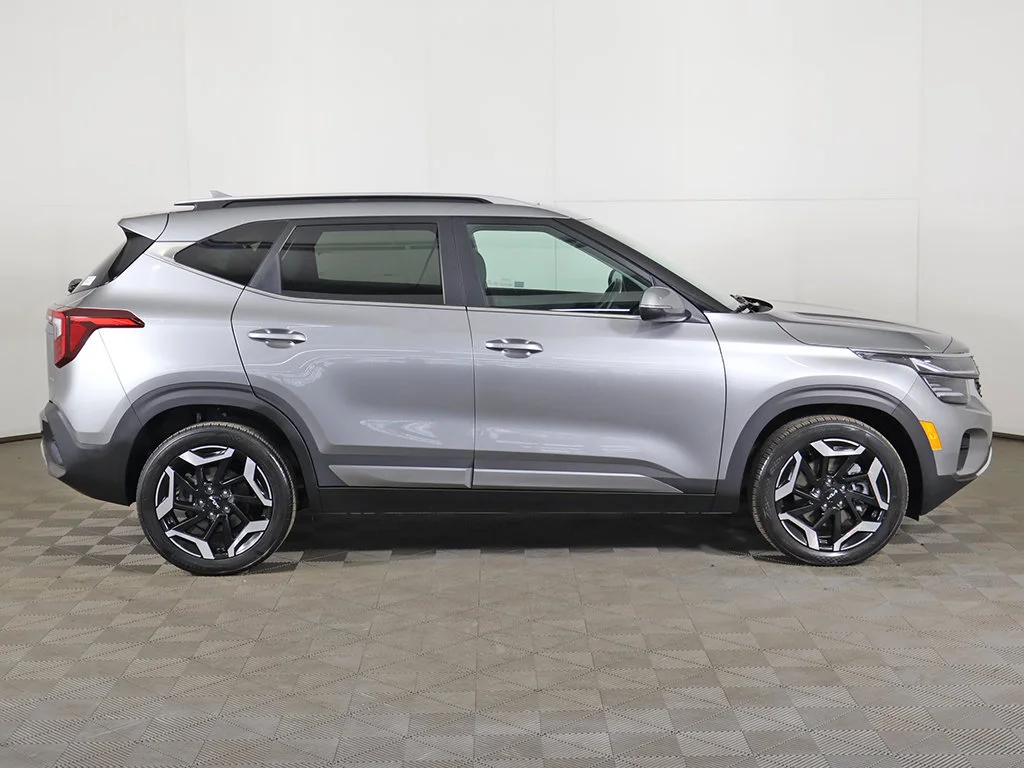 Certified Used 2024 Gray Kia SX image 20