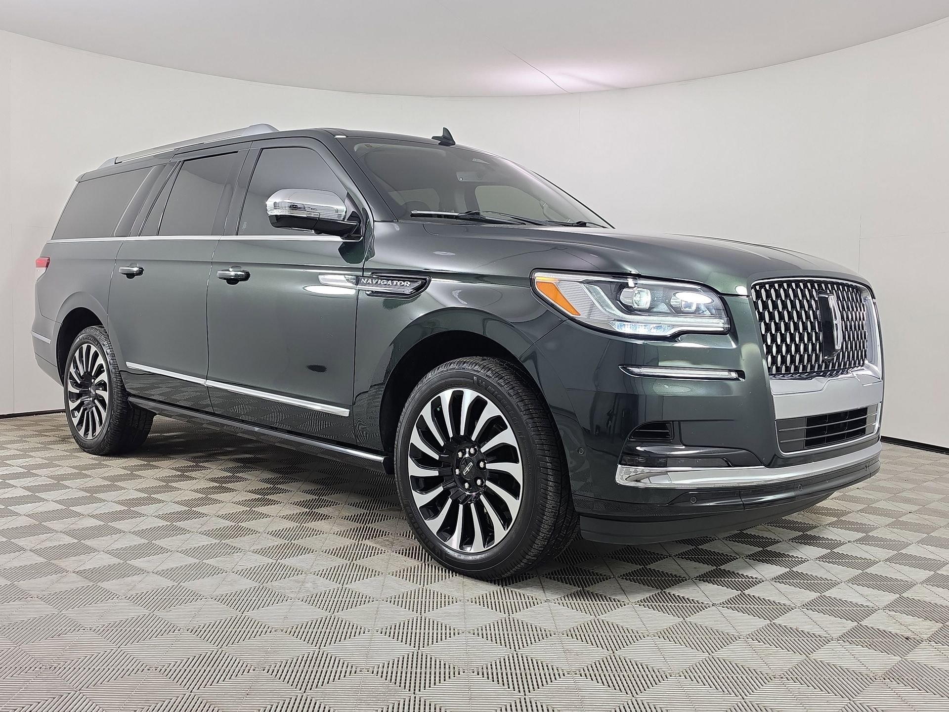 2024 Lincoln Navigator Black Label L 4WD's photo